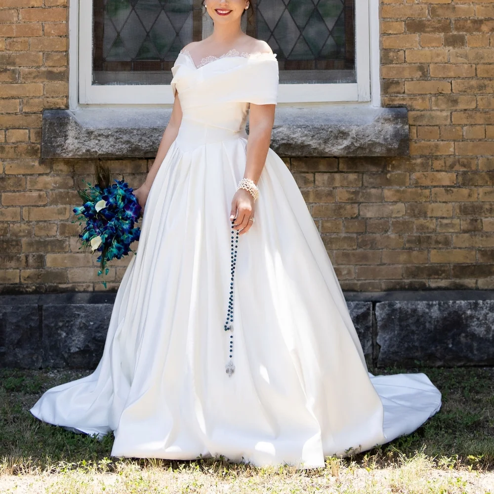 Ivory wedding dress - Picture 1 of 15